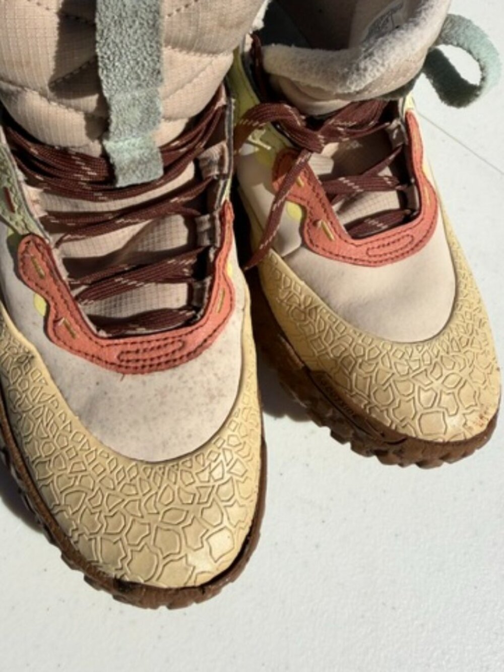 Nike Terrascout (GS) 'Light British Tan' sneaker boot Boys Winter Boots Size 2.5